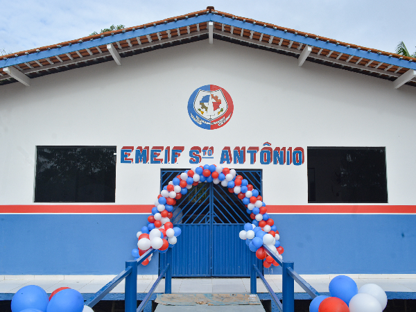 Comunidade do Rio Urubueua celebra a inauguração da Escola Municipal Santo Antônio