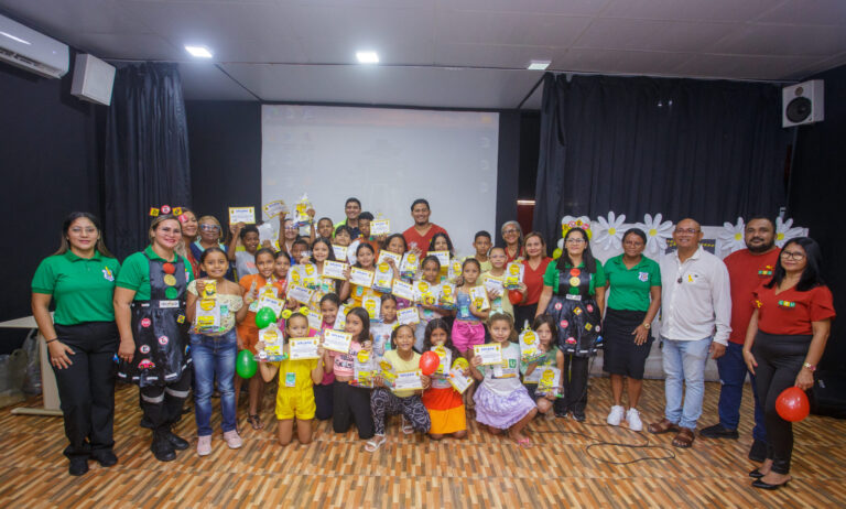 “Desacelere!”: Crianças do CEU se tornam fiscais do trânsito da família em ação educativa do Maio Amarelo